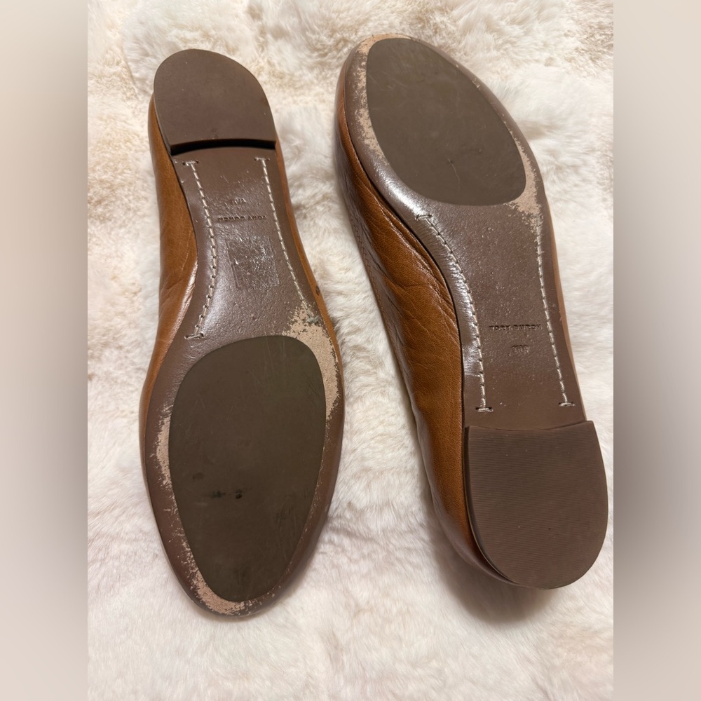 Tory Burch Tan Leather Logo Ballet Flats with Gold Emblem - Picture 3 of 5